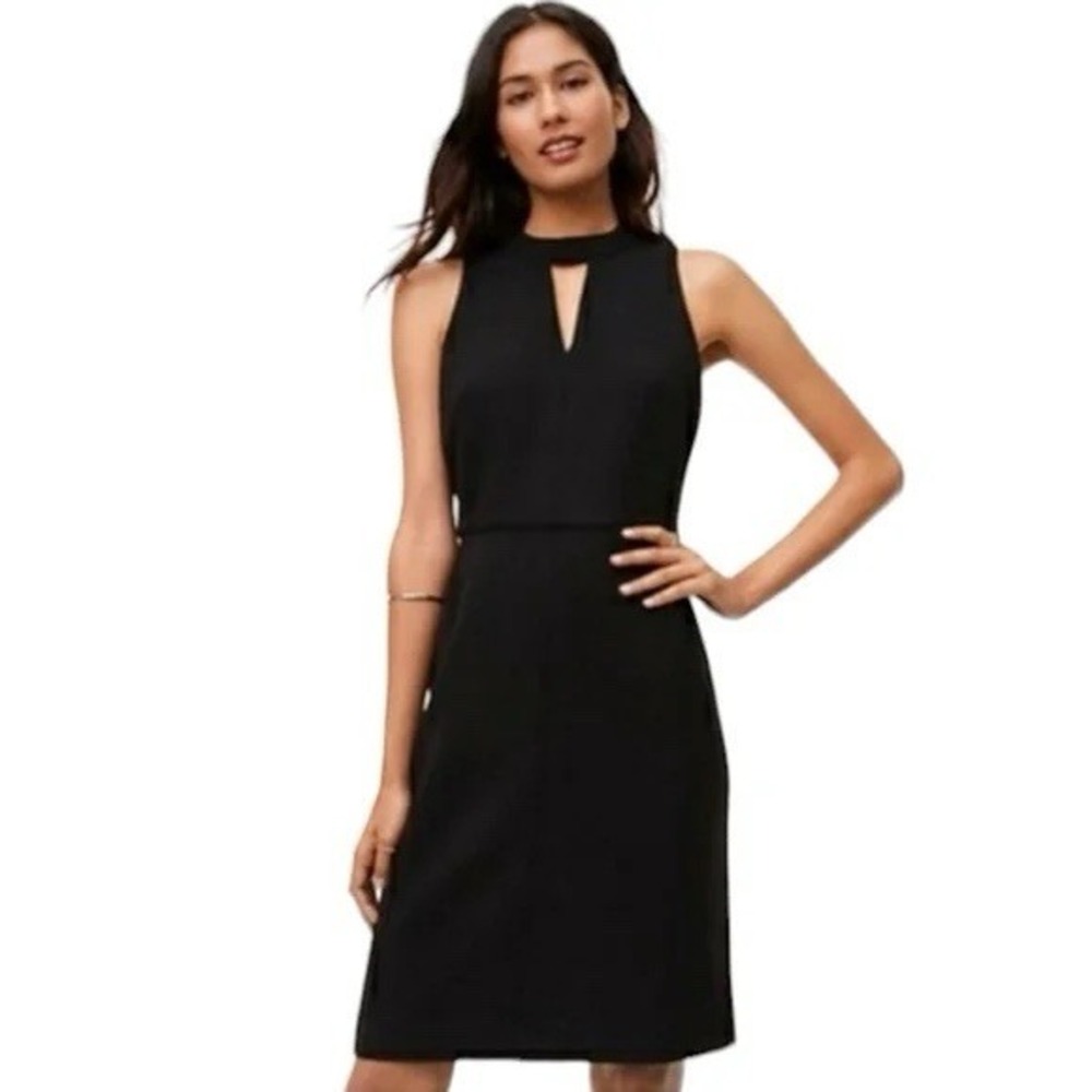 Sleeveless Black Keyhole Sheath Dress